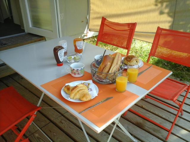 Camping Les Tournesols Sillé-le-Guillaume المظهر الخارجي الصورة
