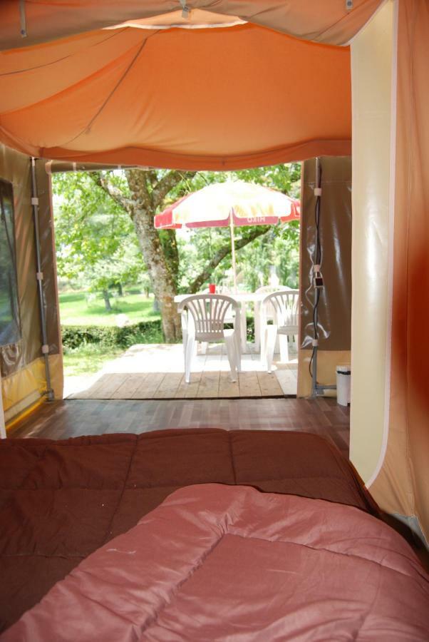 Camping Les Tournesols Sillé-le-Guillaume المظهر الخارجي الصورة